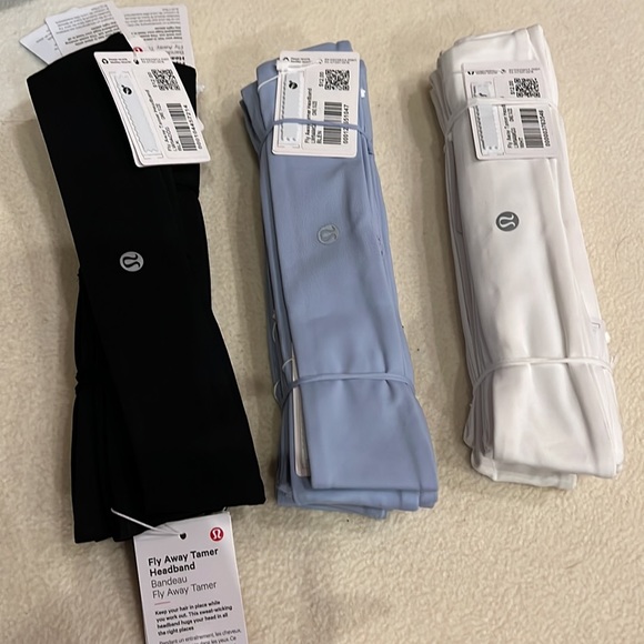 🔥NO OFFERS!!🍋3- NEW-Lululemon fly away tamer headband Blk and blue only! - Picture 10 of 15